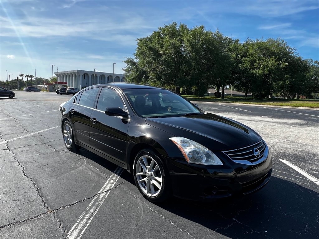 2011 Nissan Altima S's photo