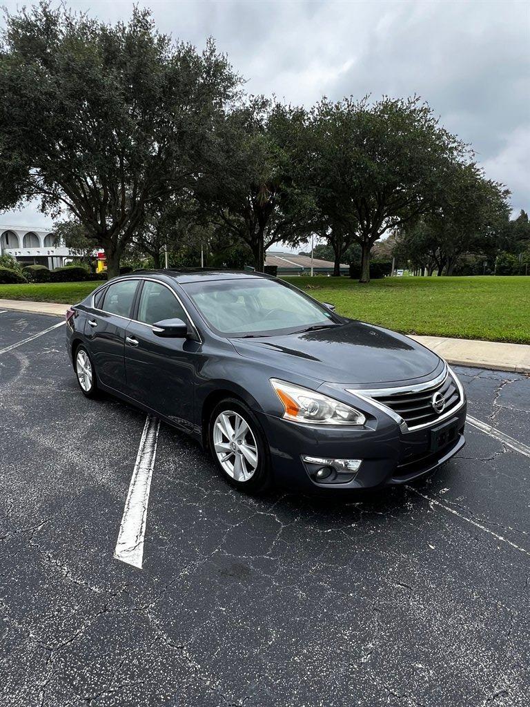 2013 Nissan Altima Sedan SL's photo
