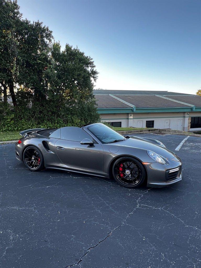 2017 Porsche 911 Turbo