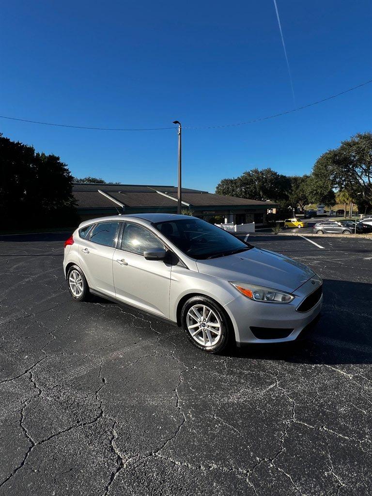 2015 Ford Focus 5 Door Hatch SE's photo
