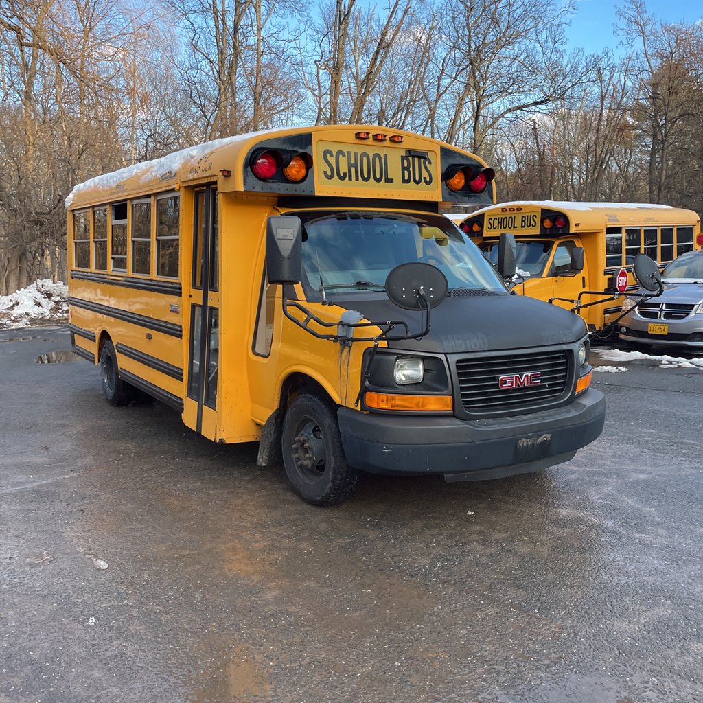 2012 GMC Savana's photo